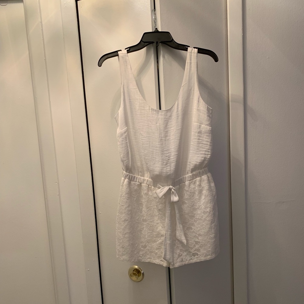 White Jumper